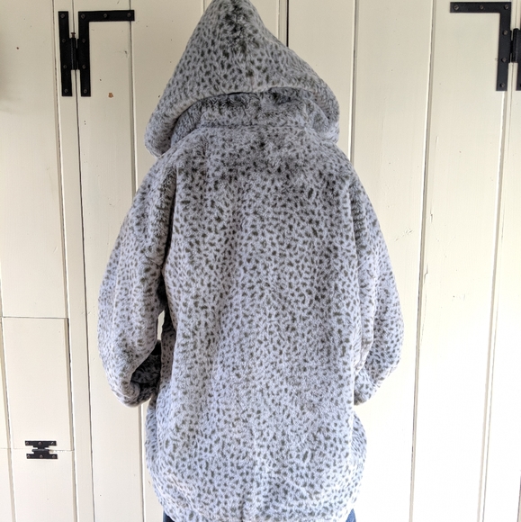SOLD Jayley Faux Fur Teddy Jacket NWOT one size - Picture 7 of 11